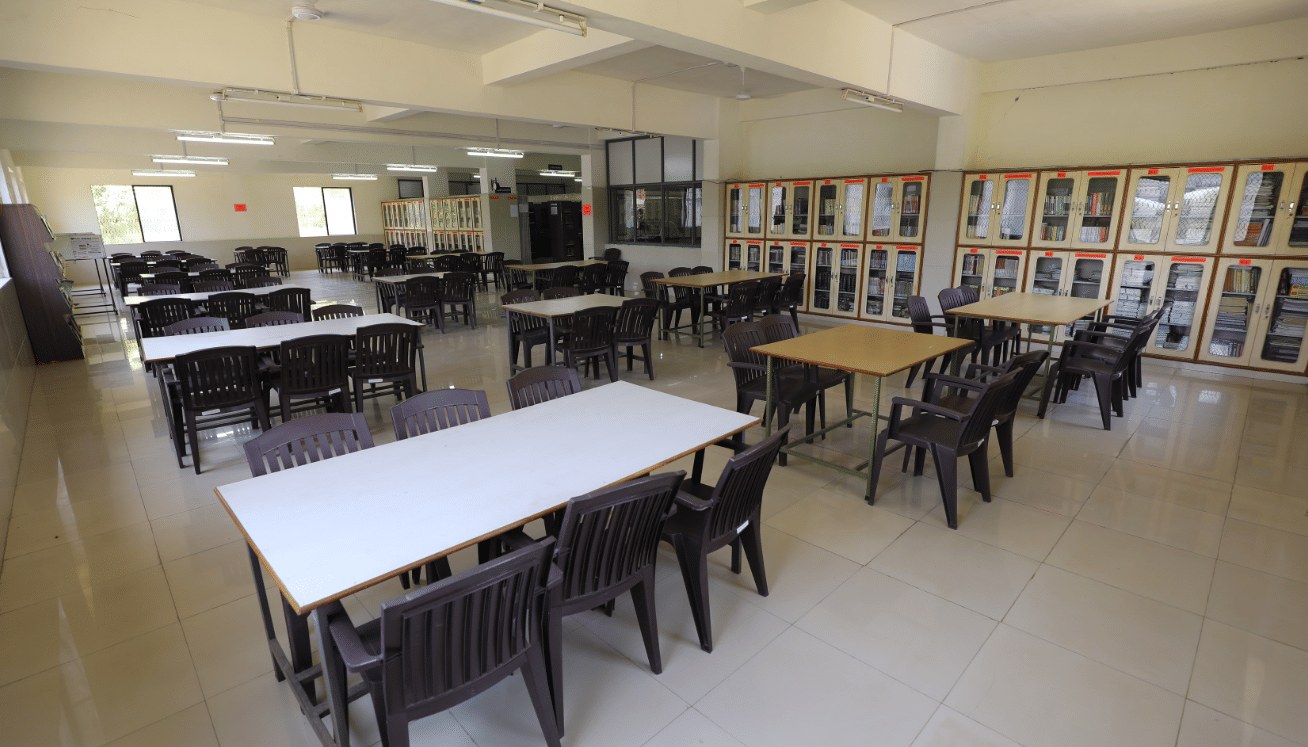 Shree Dhanvantary Pharmacy College Surat Campus photo 11